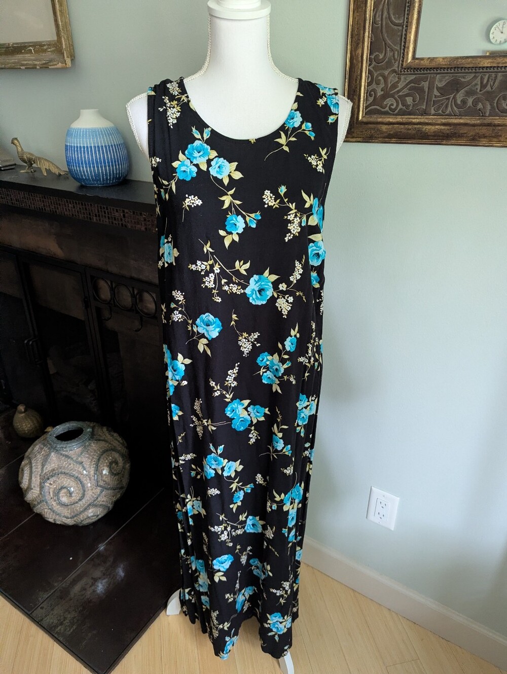 90s Floral Sleeveless Long Dress Women’s M/L Black Blue Roses Keyhole Back Neck